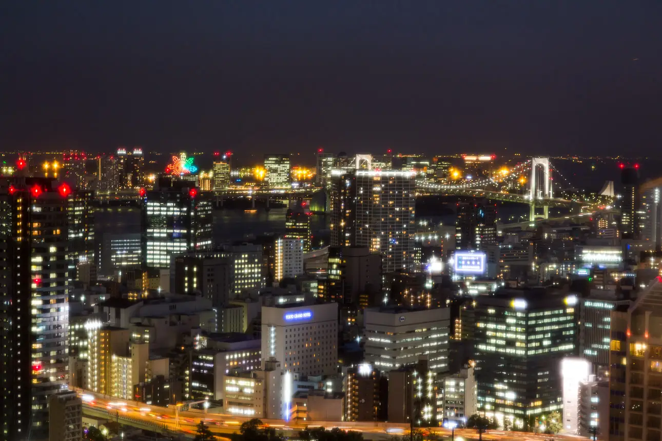 Tokio Stadtpanorama bei Nacht Ein Panorama von Tokio bei Nacht mit vielen Lichtern